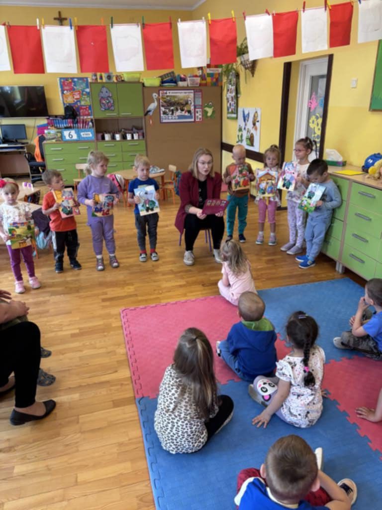 Dzień Kolorowanek w grupie „Maluchy