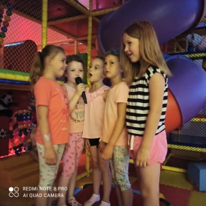 Przedszkolaki w Krainie Zabaw „Jaś i Małgosia