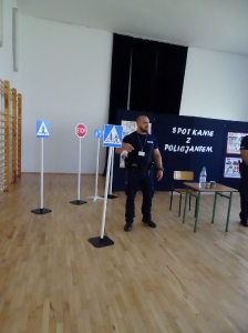 Spotkanie z policjantem w przedszkolu
