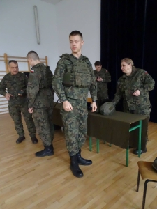 Żołnierze z 19 Nadbużańskiej Brygady Obrony Terytorialnej w naszym liceum